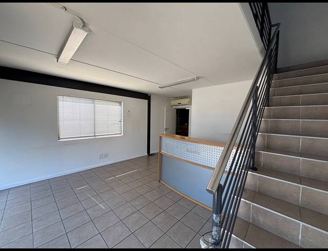 276M² WAREHOUSE TO LET IN SOMERSET WEST MALL TRIANGLE